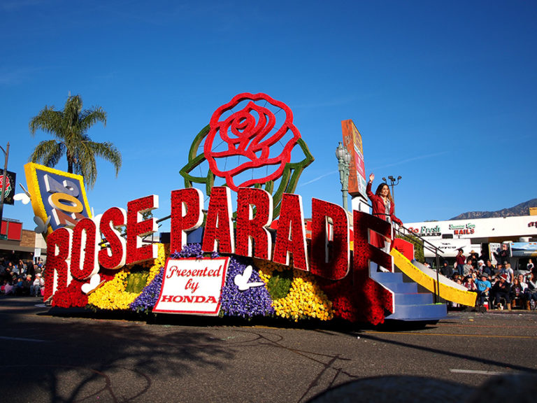 Char de parade Honda avec Ally Brooke