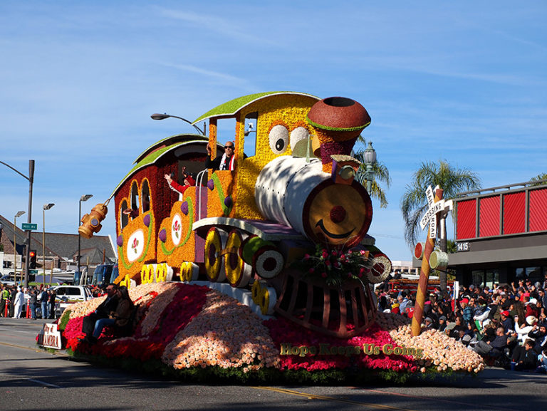 Char de City of Alhambra à la Rose Parade 2020