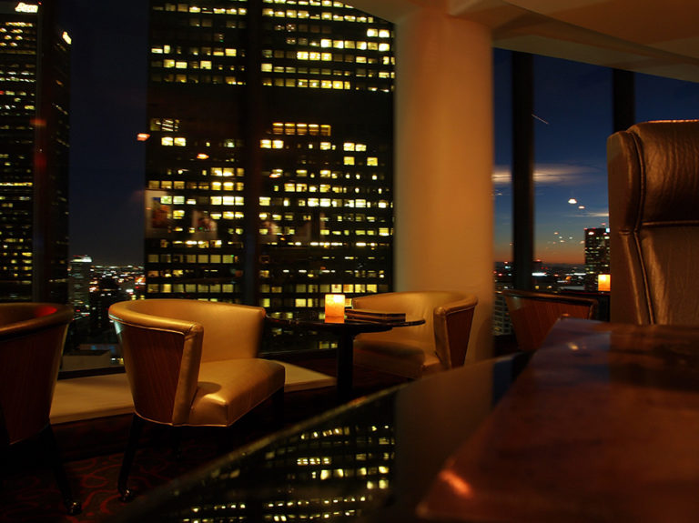 Intérieur du Bona Vista Lounge, le bar panoramique à downtown Los Angeles