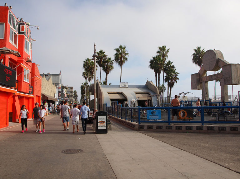 Muscle beach sur la promenade de Venice