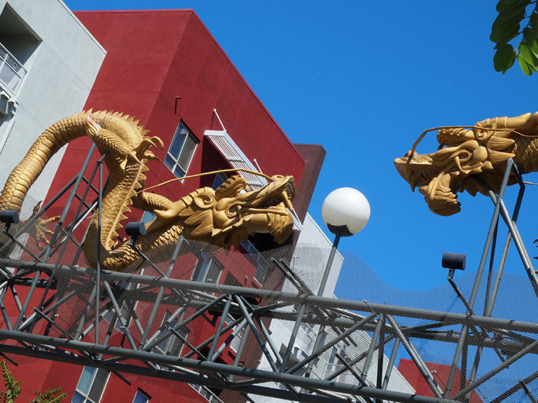 twin dragon gateway à Chinatown Los Angeles