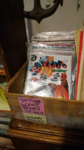 Comics à vendre dans un magasin d'antiquités à Los Angeles