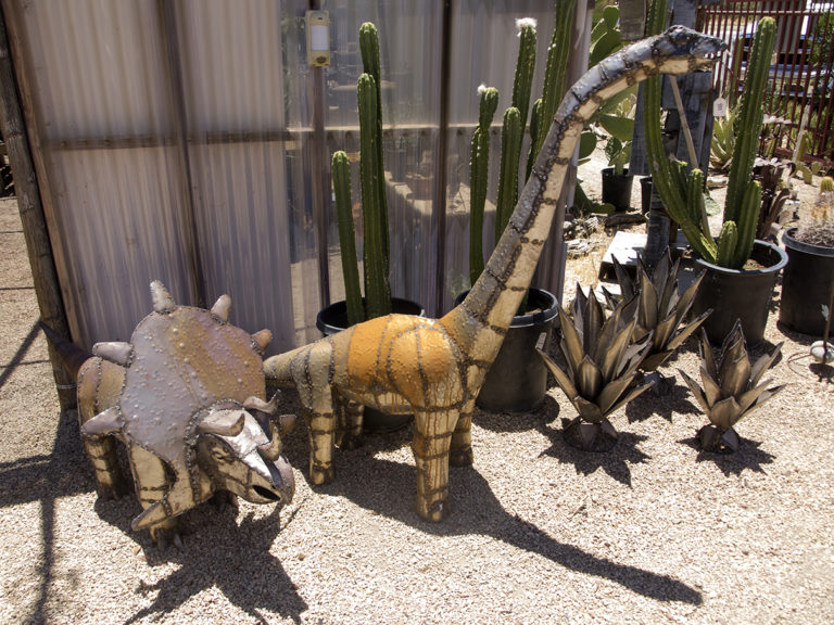 Sculptures de dinosaures du Cactus Mart